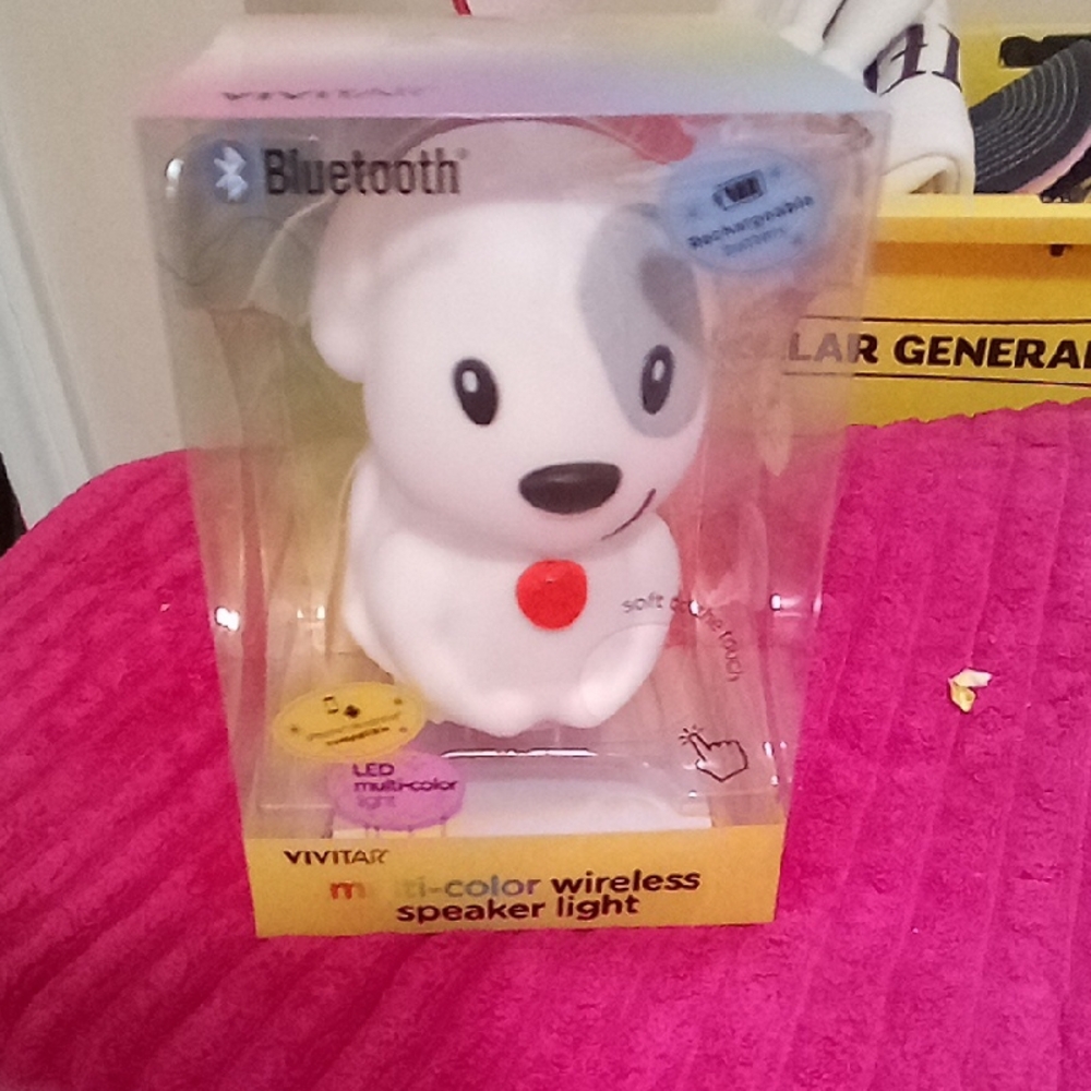 White Wireless Speaker Light